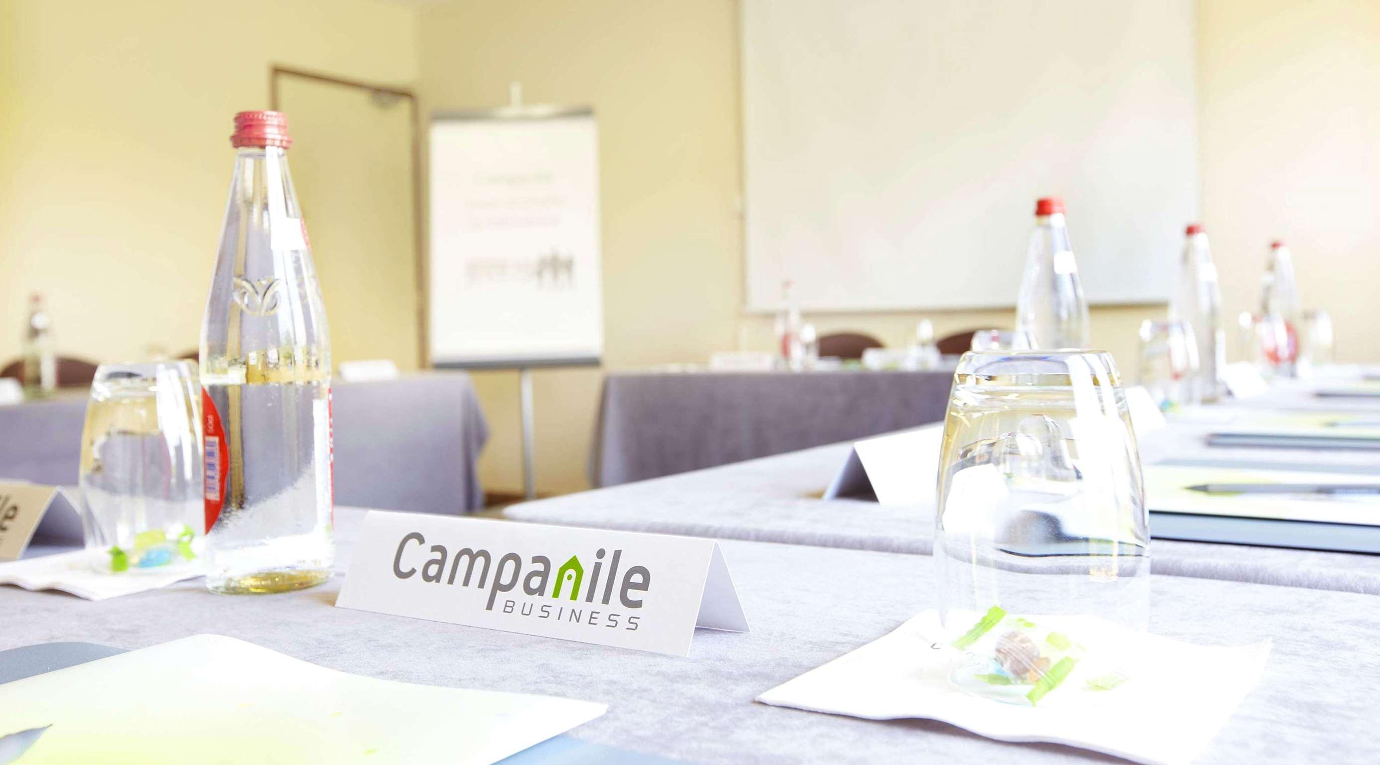 Отель Campanile Evry Est - Saint Germain Les Corbeil Экстерьер фото
